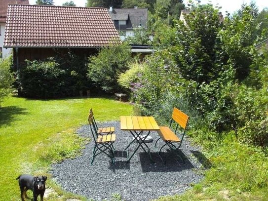 Tolles Haus mit schönem Garten in idyllischer Lage