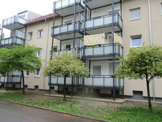 Nette Nachbarn gesucht! Renovierte 2-Zimmer-Wohnung mit Balkon!