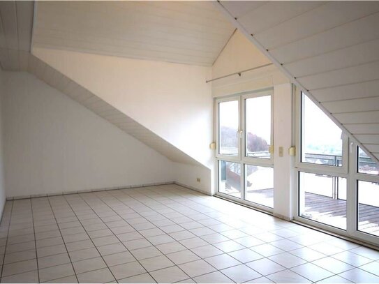 Attraktive Dachwohnung in Tiengen, Mittlerer Berg, Südbalkon mit Fernblick