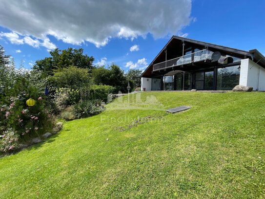 Einzigartiges Einfamilienhaus mit Panoramablick und großem Grundstück