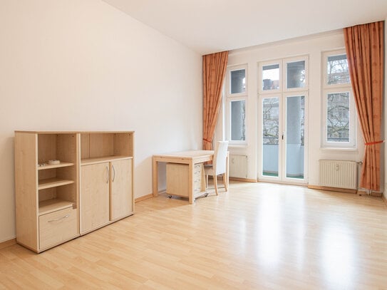 Modernes Wohnen in Mariendorf: Helle 2-Zimmer Wohnung mit sonnigem Balkon