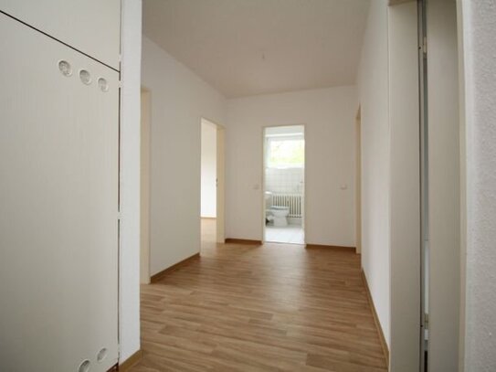 Moderne 2,5-Zimmer-Wohnung mit Einbauküche und Loggia in Neumünster-Ruthenberg zu verkaufen