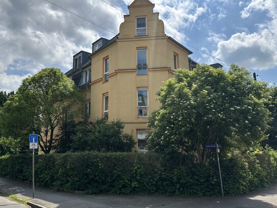 Wunderschöne Terrassenwohnung mit Garten !