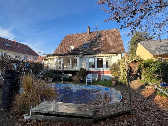 Ihr neues Zuhause in Haltingen - ein Platzwunder mit schönem Garten und Pool