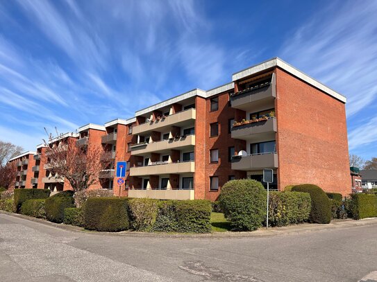 große, helle 3 Zimmerwohnung mit Balkon sofort frei