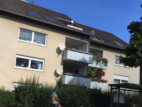 Achtung, nur mit WBS, Mindestbelegung 2 Personen!!! Gemütliche Dachgeschosswohnung in Oestrich