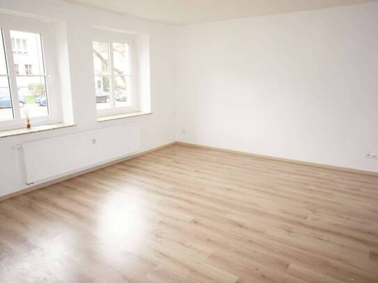 Frei ab 1.7.25 ! TOP Singel-Whg. - Bad mit Wanne