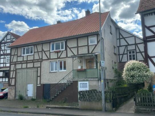 **Hier ist Ihr handwerkliches Geschick gefragt!** Bauernhaus mit Scheune und Nebengebäude auf großem Grundstück in M...