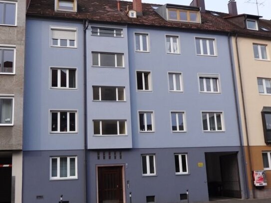 Am Puls der Stadt: 2 Zimmer Wohnung mit Balkon am Rande der Innenstadt