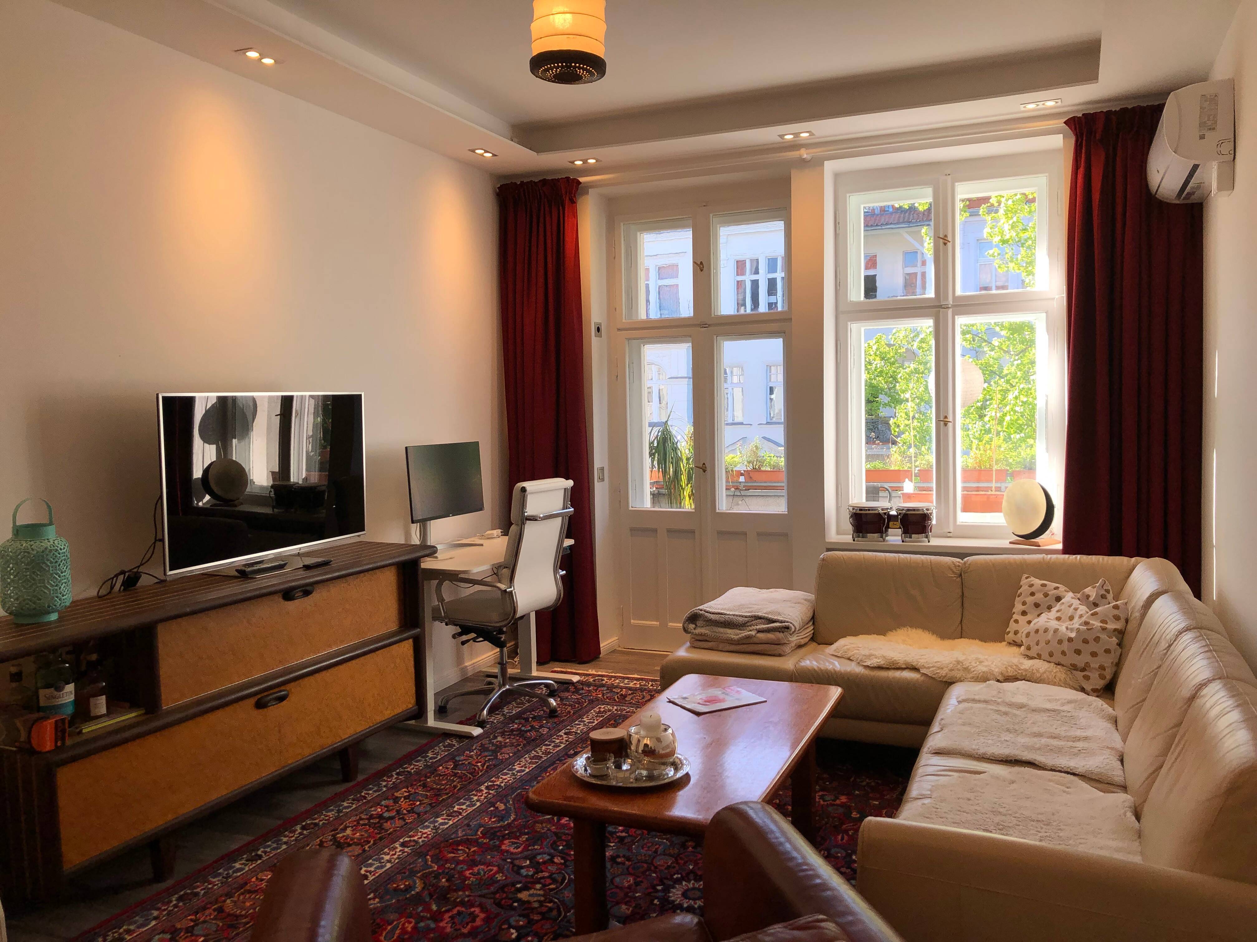 Wunderschön möblierte Wohnung/ Beautifully furnished apartment with A/C (2 Jahre, +Option 2 Jahre) - Photo 1