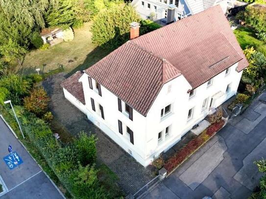 Bezugsfreies Dreifamilienhaus mit idyllischem Grundstück in verkehrsberuhigter Lage von Konstanz (Königsbau).