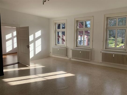 *SOFORT BEZUGSFREI! 3-Zimmer-Wohnung mit EBK*