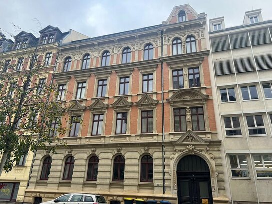 Vermieteter Altbau im gefragten Waldstraßenviertel