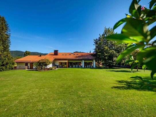 Landhausvilla mit Indoorpool - Ortskern Rottach-Egern