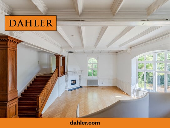 Sensational domicile on the banks of the Kleiner Wannsee: luxurious living in a historic villa