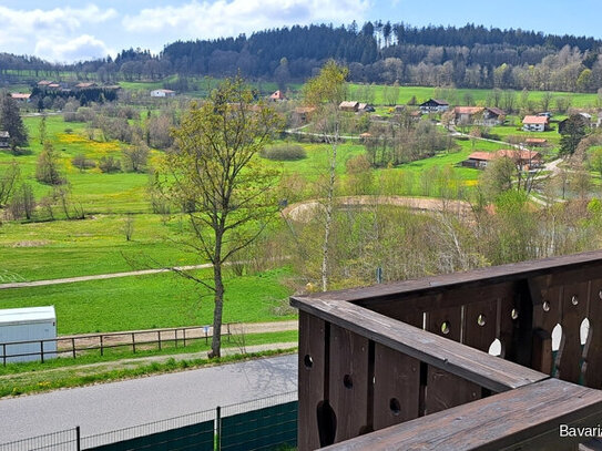 4,2 % Rendite! Haus mit 4 Wohneinheiten in traumhafter Aussichtslage von St. Englmar zu verkaufen!