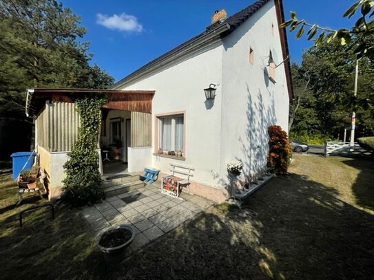 Einfamilienhaus freistehend, mit Terrasse, Nebengelass und großem Grundstück