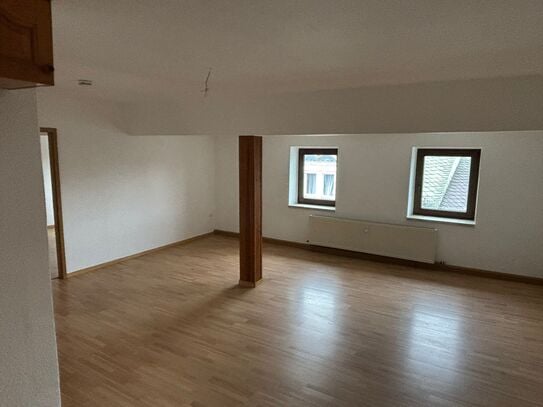 Gemütliche 2- Zimmer Dachgeschosswohnung