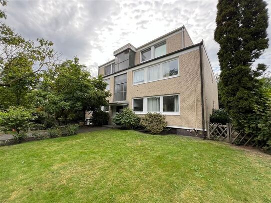 Helle 3 Zimmerwohnung mit Balkon und Tiefgaragenstellplatz in Blankenese