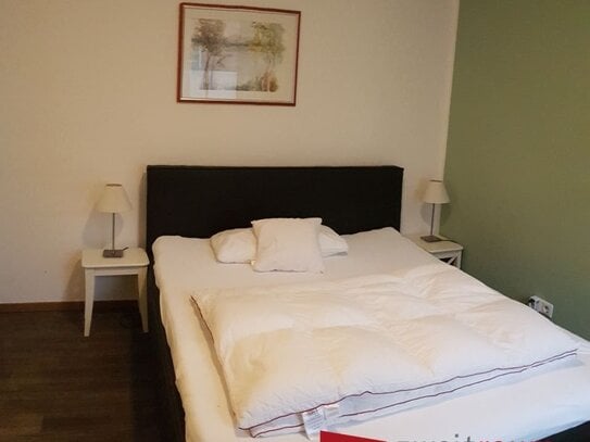 Sutthausen, geschmackvoll eingerichtetes Zimmer in einer Hotel ähnlichen Anlage.