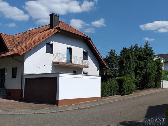 Ruhige Waldrandlage, familienfreundliches Haus mit Einliegerwohnung