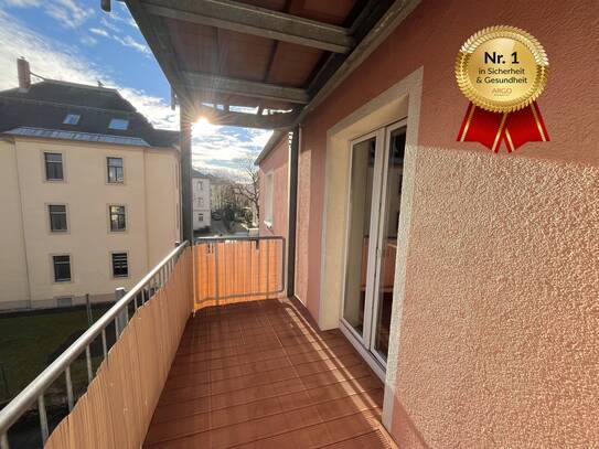 Frisch Renoviert! - sonniger Balkon I moderne Einbauküche I Tageslichtbad mit Wanne