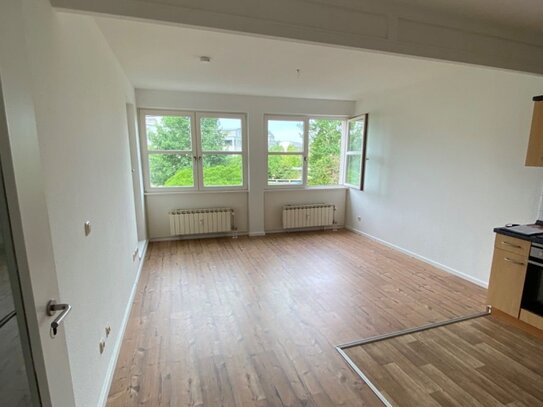 Dufte Singlewohnung mit Loggia und Einbauküche!