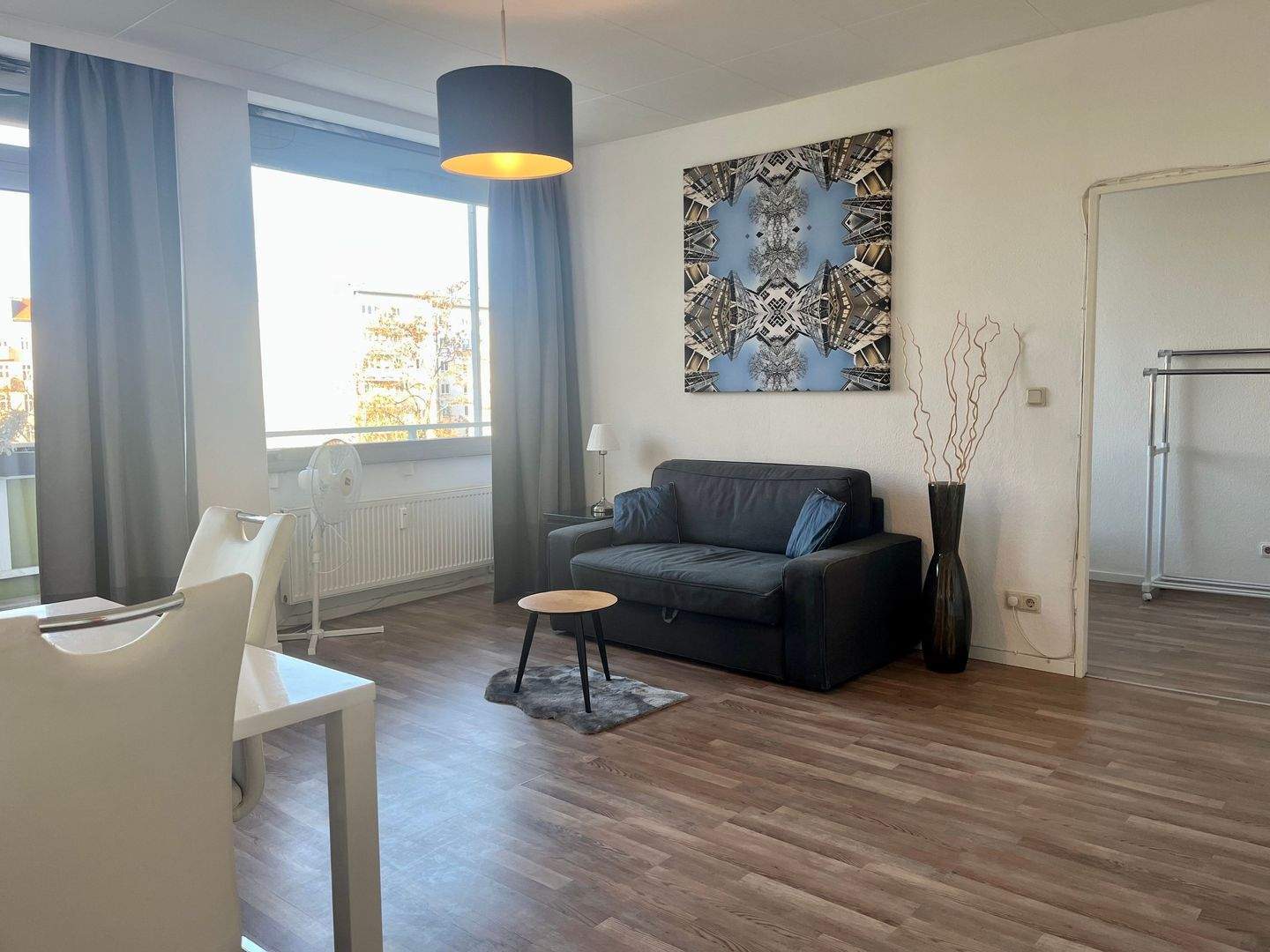 Möbliertes Apartment mit einem großen Balkon am Kurfürstendamm - Photo 1