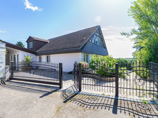 Butzweiler: Großzügige Villa mit atemberaubenden Weitblick!