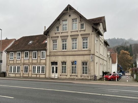 Mehrfamilienhaus mit Gewerbeflächen in Hameln