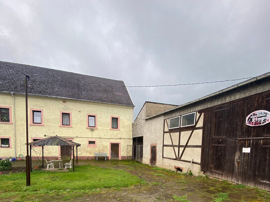 Stopp: Charmante, sanierungsbedürftige Doppelhaushälfte im Bauernstil und weitere Nebengelasse im OT Erlbach (Colditz)!