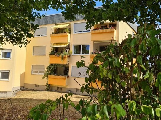 Gemütliche 3-Zimmer-Wohnung, 74 qm., mit Balkon und Einzelgarage in Kelkheim Münster -von Privat-