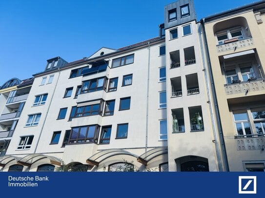 Sofort beziehbar! Charmante Zweiraumwohnung mit Loggia und Parkblick!