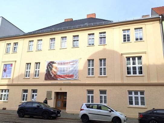 Wohnen im historischen Logenhaus, 3 Zimmer mit Einbauküche