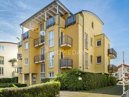 Moderne 1-Zimmer-Wohnung mit offener Küche und französischem Balkon in gepflegter Stadtvilla