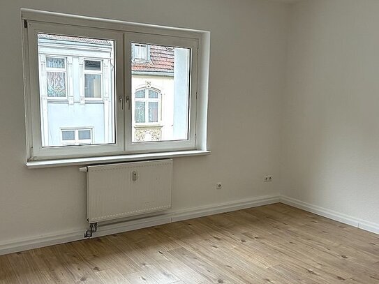 Helle 3 Zimmer Wohnung mit Balkon im 3. Obergeschoss