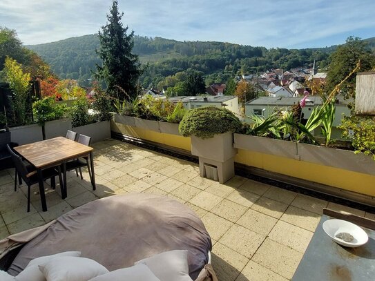 Großzügige Wohnung mit Terrasse und Garage