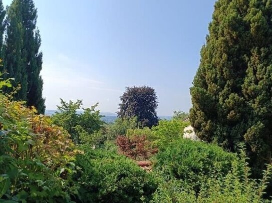 Charmantes Einfamilienhaus mit PV-Anlage in sehr guter und ruhiger Lage der Golf- und Kurstadt