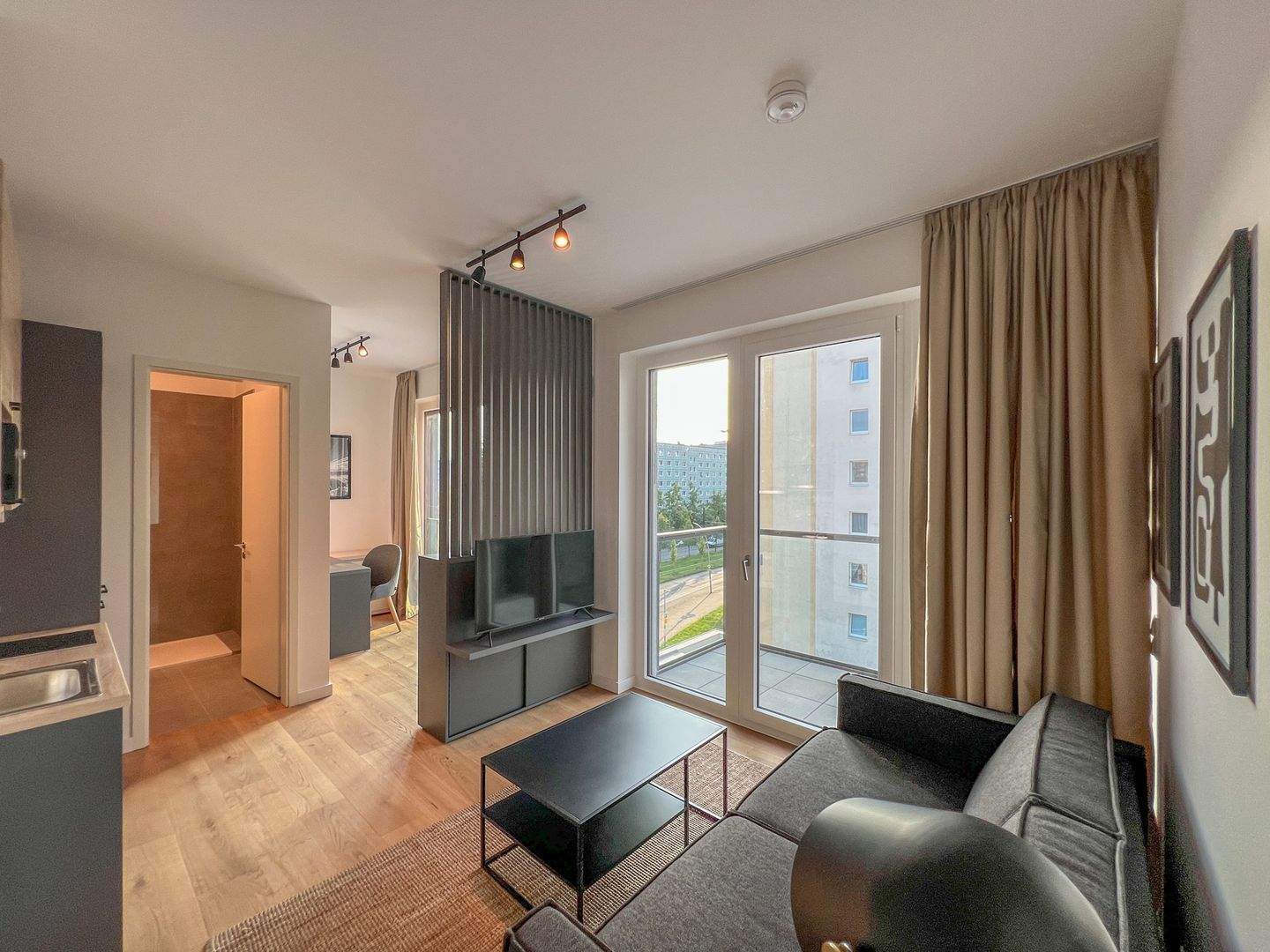 Junior Suite mit Anmeldung, inklusive Rundfunkbeitrag (GEZ) und anderen Annehmlichkeiten! - Foto 1