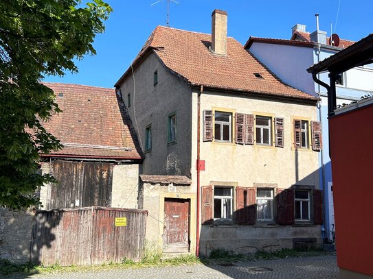 Hofanlage mit unverwechselbarer, stadtbildprägender Qualität und besonderem Charme