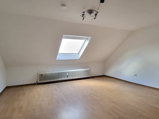 BECKINGEN-DÜPPENWEILER - WOHNUNG OHNE BALKON MIT CA. 120 M² - 3ZKB