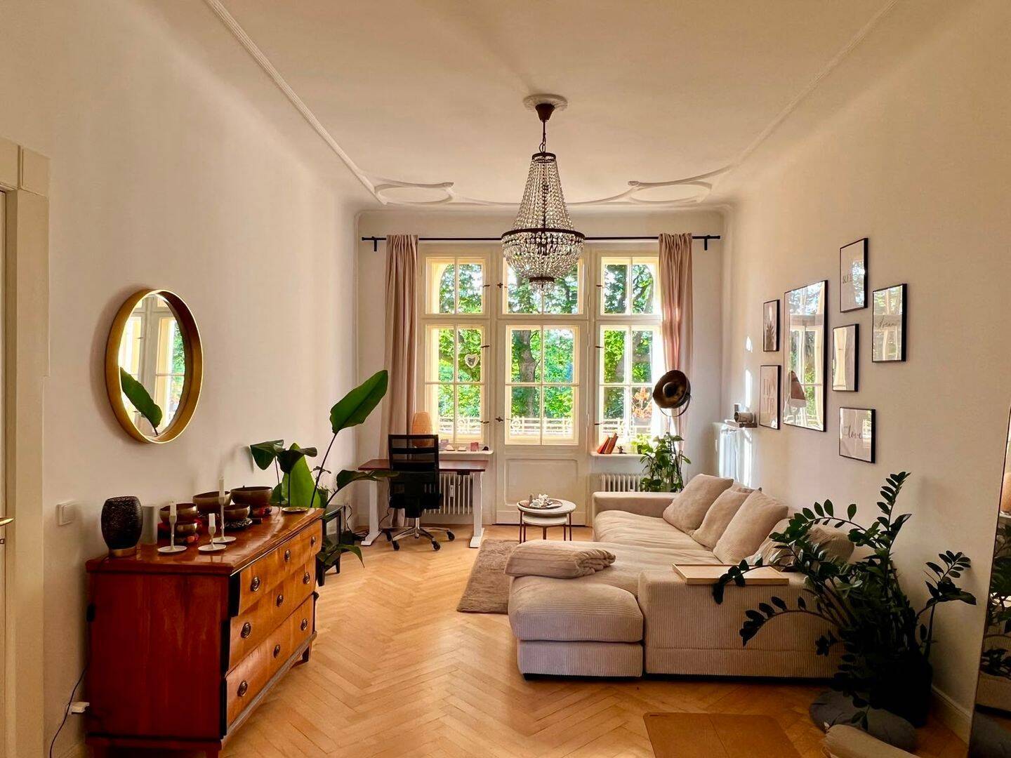 Wohnen wie im Boutique-Hotel - Exklusiver Altbau mit Wasserblick, zwei Balkonen & Parklage - Photo 1