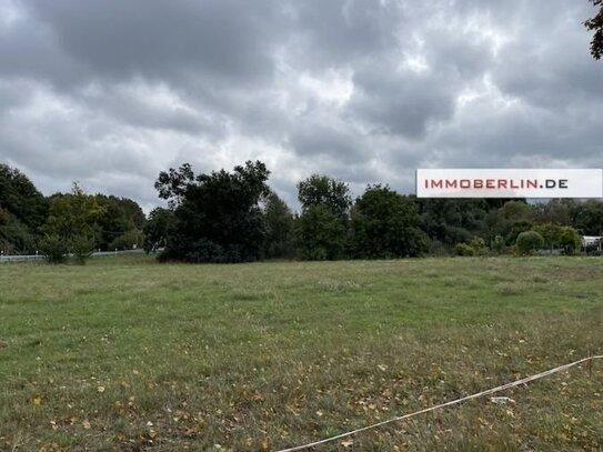 IMMOBERLIN.DE - Angenehme 942 m² große Baugrundstücke nahe Trebbiner Ortszentrum