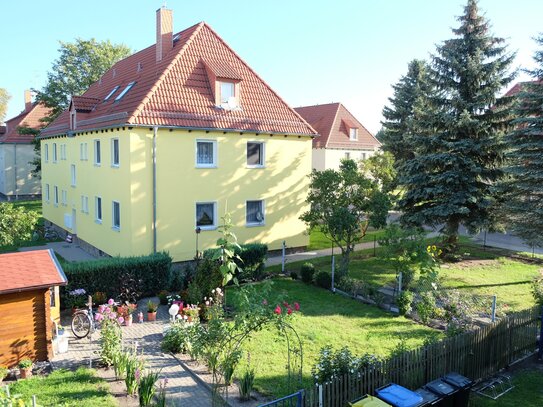 * OT Kulkwitz * große Wohnküche * Laminat * Bad mit Wanne und Fenster * Stellplatz *