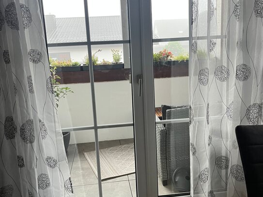 Frisch renovierte 3ZKB mit Loggia