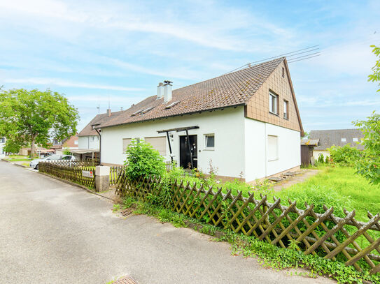 Familienparadies mit Renovierungspotenzial: Herrliche Terrasse & idyllischer Lage in Hohenhaslach