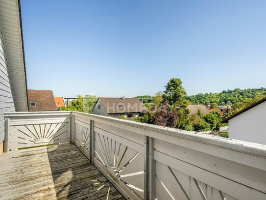 Schöne 2-Zimmer-DG-Wohnung mit Balkon und Stellplatz in sehr guter Lage