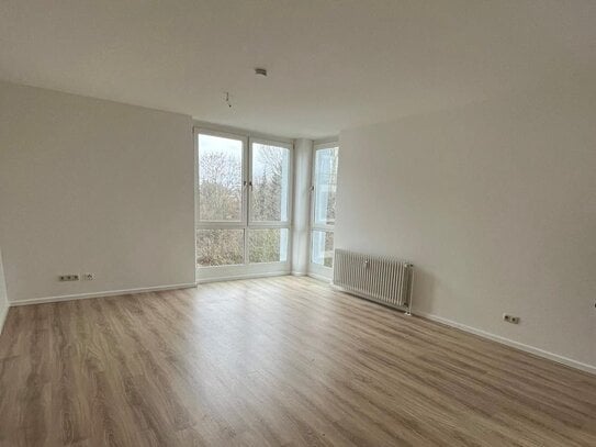 Freundlich helle Wohnung mit Balkon und Einbauküche!