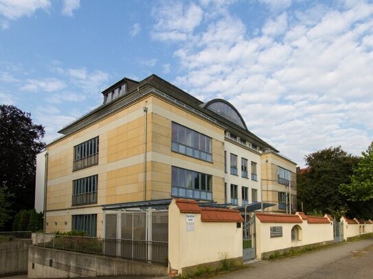 Arbeiten mit Blick auf die Elbschlösser!