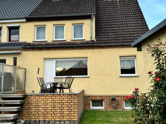 Doppelhaushälfte mit Garten und Garage zu vermieten